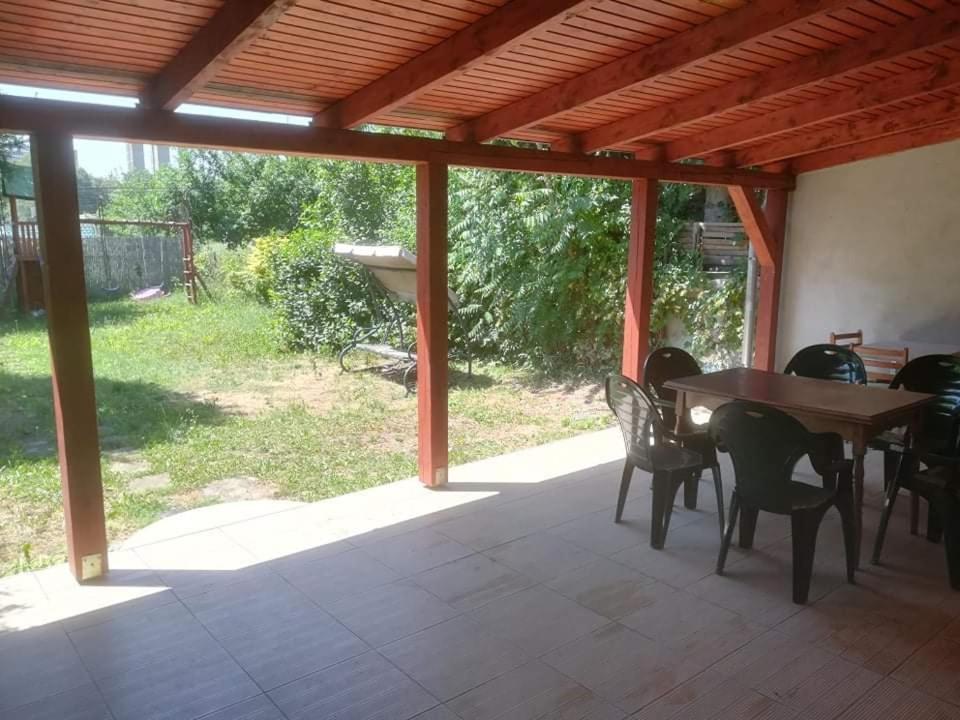 Family House Vila Eger Exterior foto